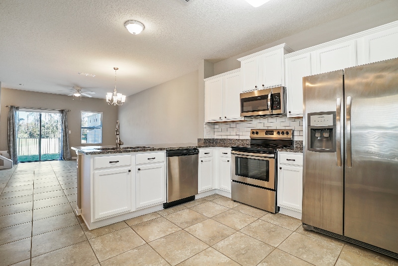 Building Photo - 727 Servia Dr