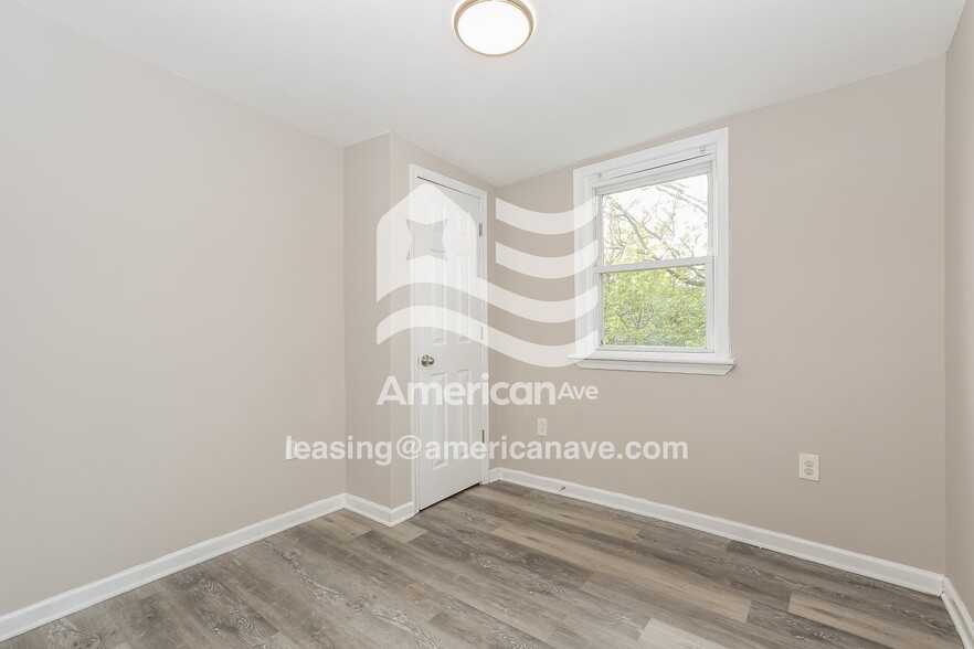 Building Photo - 5025 Jackson St