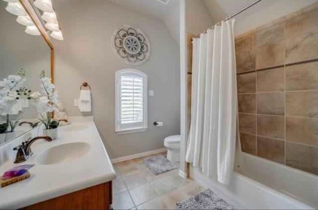 Building Photo - 241 Carrington Ln