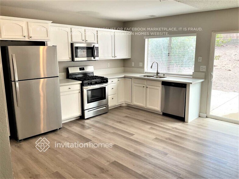 Building Photo - 214 Appian Way