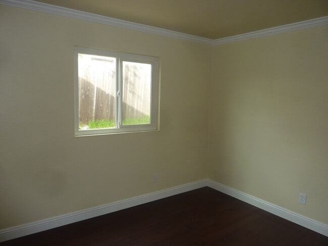 Building Photo - Welcome to this Charming Home in Antelope