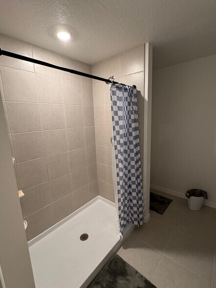 Building Photo - 10235 Alder Green Dr
