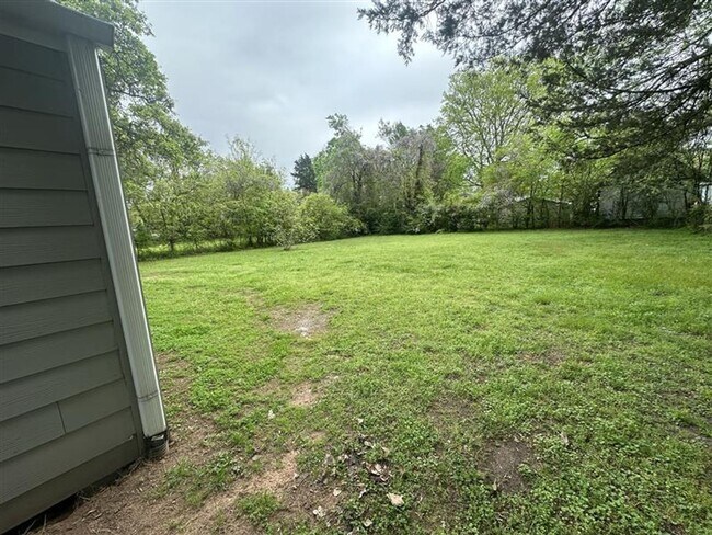 Building Photo - 103 Wade St