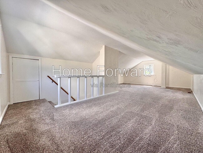 Building Photo - 107 N Robbins Ct