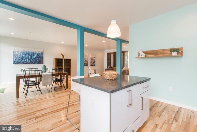 Building Photo - 3039 Baltz St