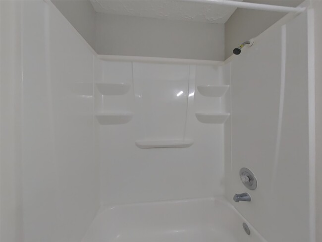 Building Photo - 10919 Almond Grove