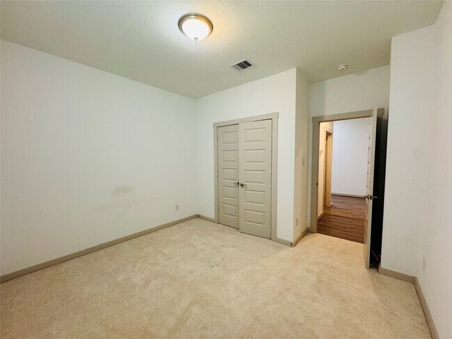 Building Photo - 3011 Jackmans Diamond
