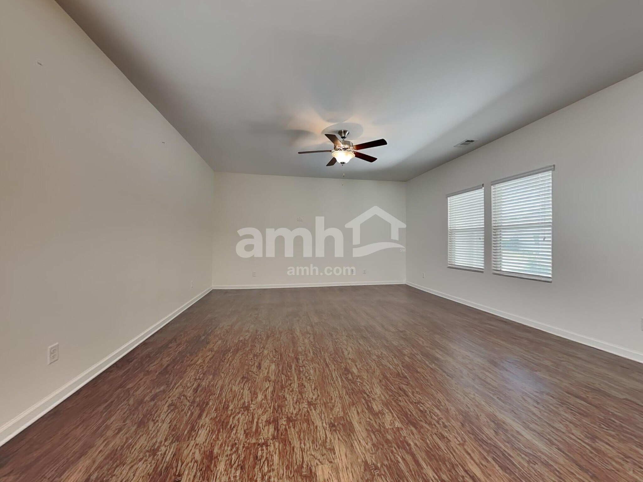 Building Photo - 230 Dogwood Cir