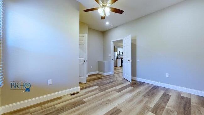 Building Photo - 1311 W Baxter Ave