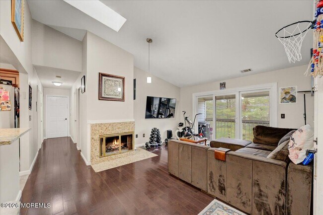 Building Photo - 306 Bromley Pl