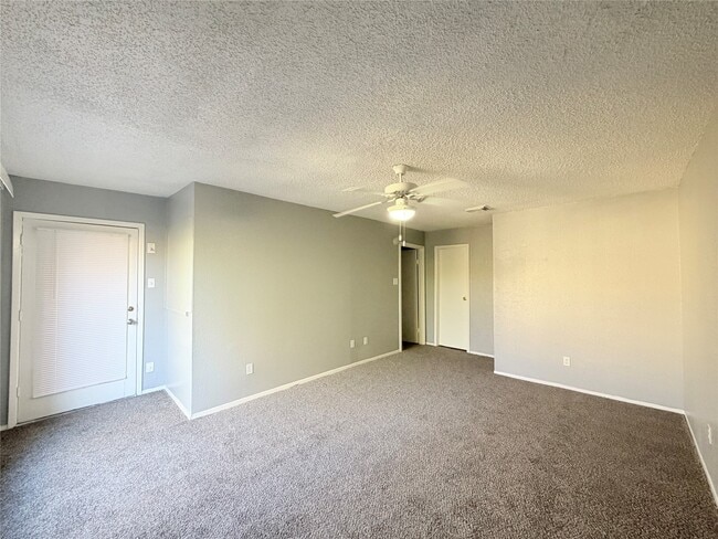 Building Photo - 9461 Pagewood Ln