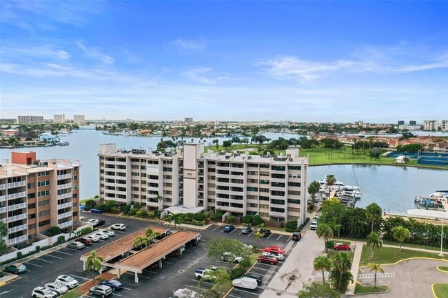 Building Photo - 450 Treasure Island Causeway
