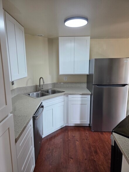 Kitchen 1 - 1809 Cambridge Ave