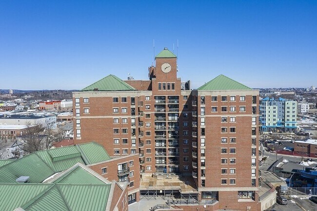 Building Photo - 15 N Beacon St