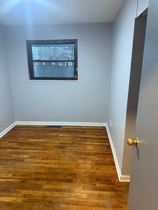 Building Photo - 1894 Pannell Ave