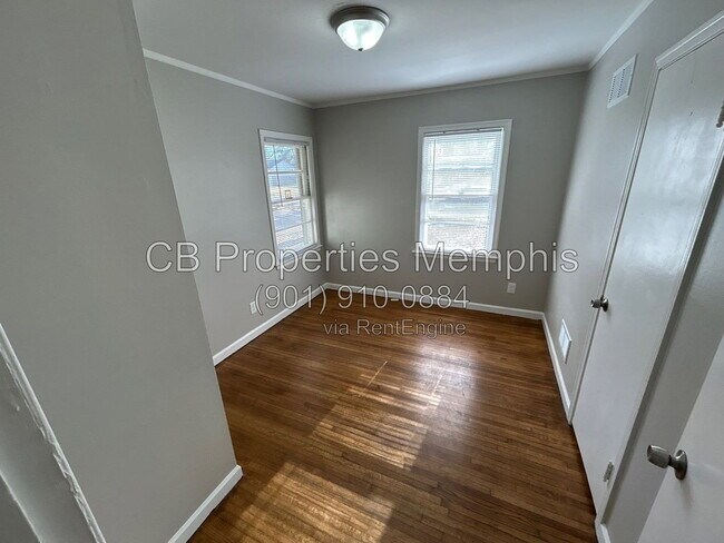 Building Photo - 4006 Newton Dr