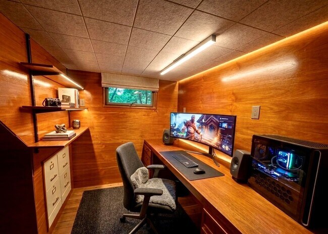 Building Photo - Stunning 3bed/3.5bath Brick Home in Ballard!