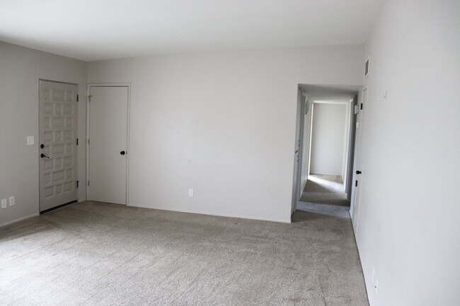 Building Photo - Three bedroom home