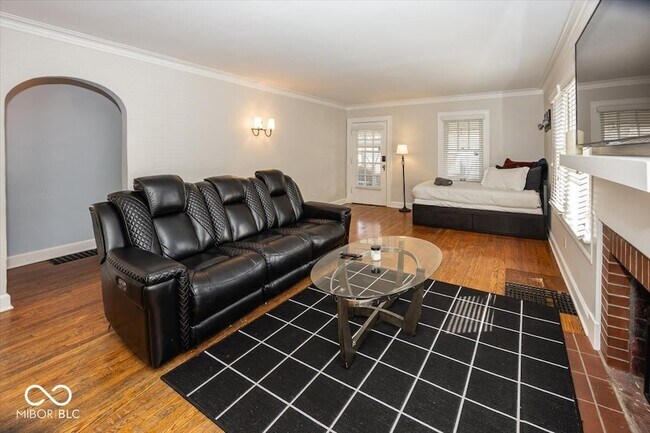 Building Photo - 6140 Winthrop Ave