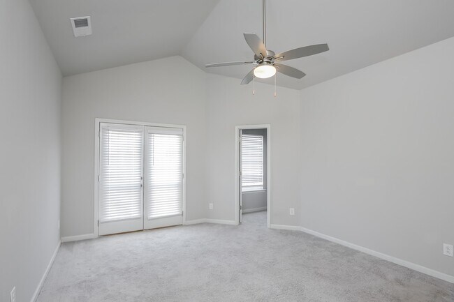 Building Photo - 41 Madaline Ln