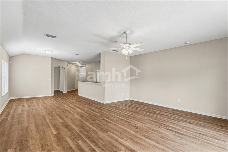 Building Photo - 12107 Hayden Lakes Cir