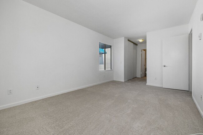 Building Photo - 8308 Regents Rd