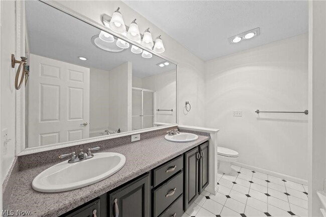 Building Photo - 2547 Wyndgate Ct