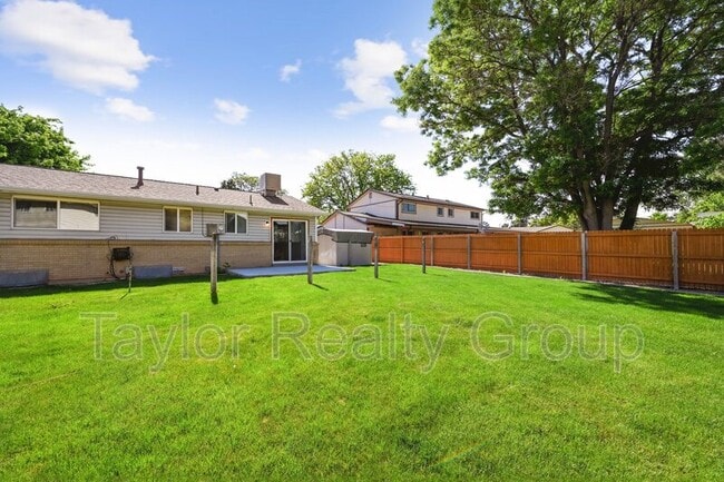Building Photo - 3685 W 90th Pl