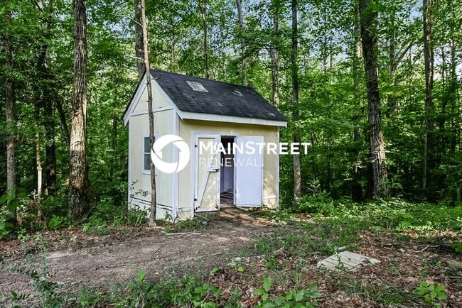 Building Photo - 4 Bedroom Pet-Friendly Home in Snellville,...