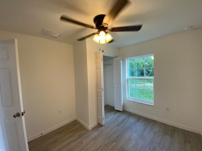 Building Photo - Custom Home - Desirable SW Ocala neighborh...