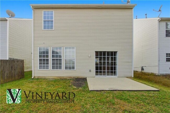 Building Photo - 1609 Heyford Cir NW