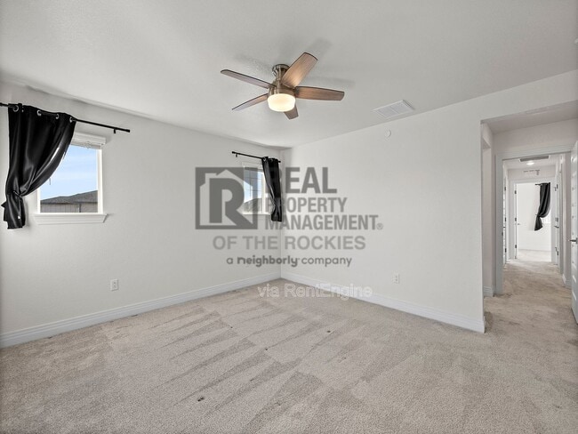 Building Photo - 1203 Bon Homme Richard Dr