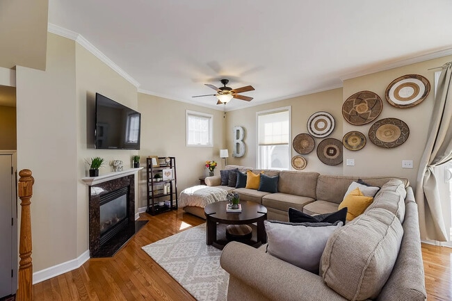 Building Photo - 415 N President St