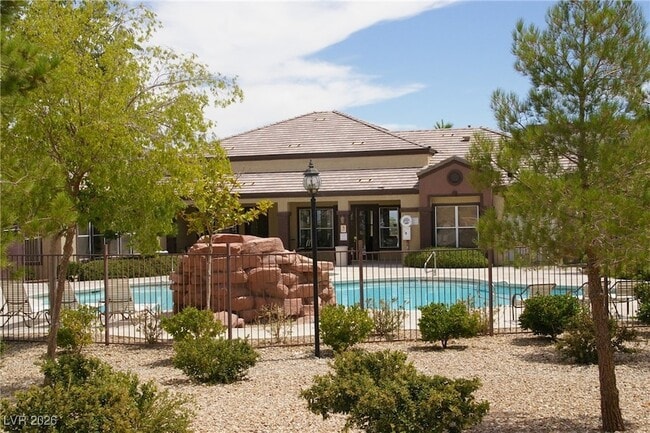 Building Photo - 6955 N Durango Dr