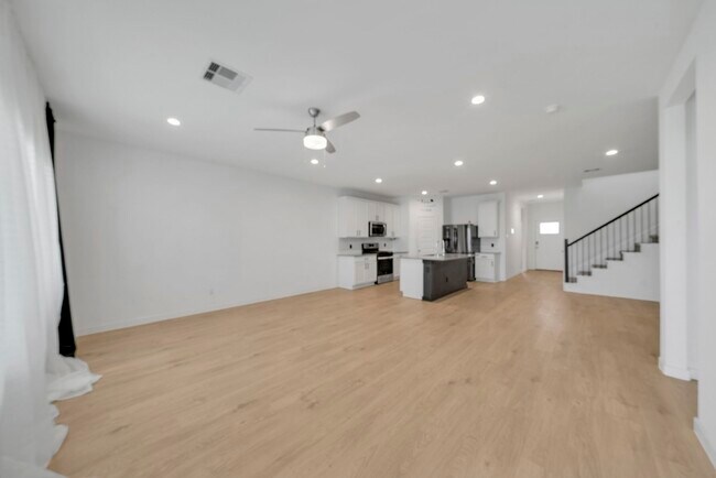 Building Photo - 31855 Hallington Hl Ln