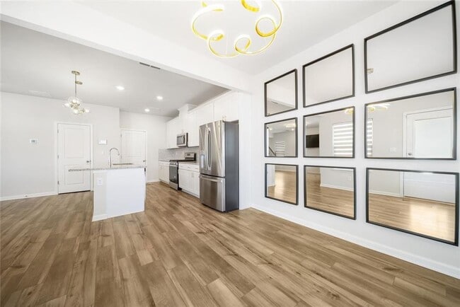 Building Photo - 1510 Lyon Wy Dr