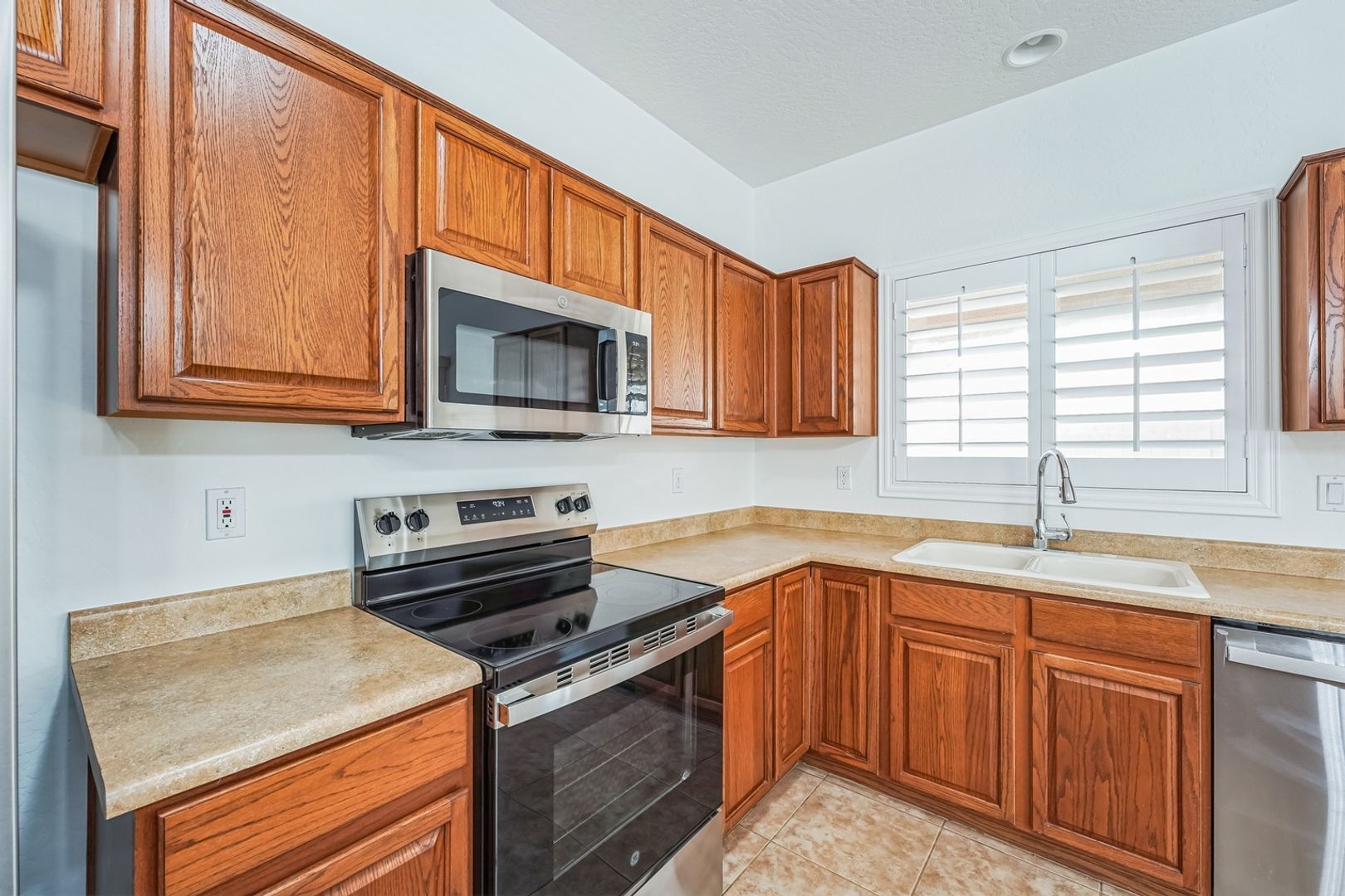 Building Photo - 1268 E Birdland Dr