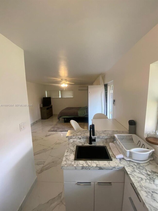 Building Photo - 2631 Fillmore St