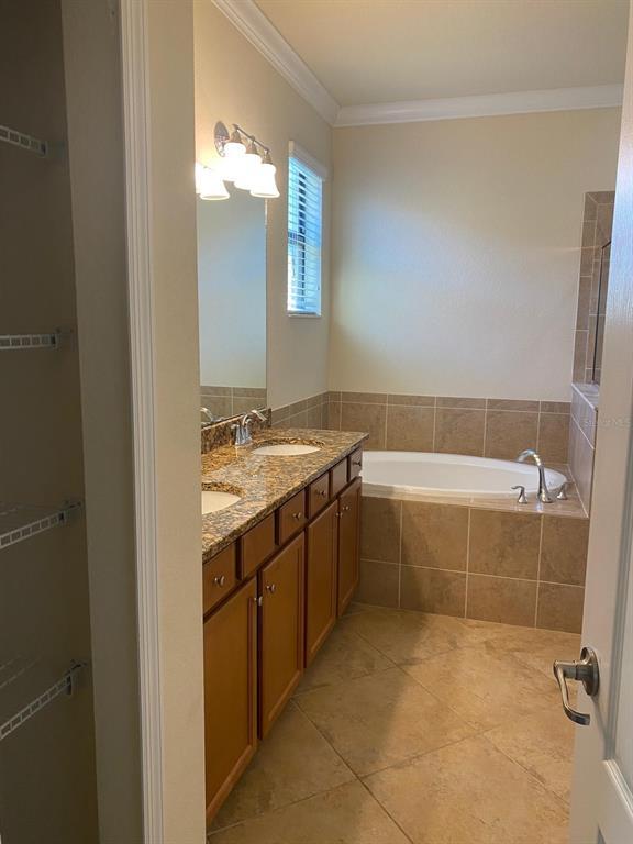 Building Photo - 12792 Richezza Dr