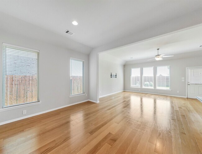 Building Photo - 5342 Rue Dela Croix Dr