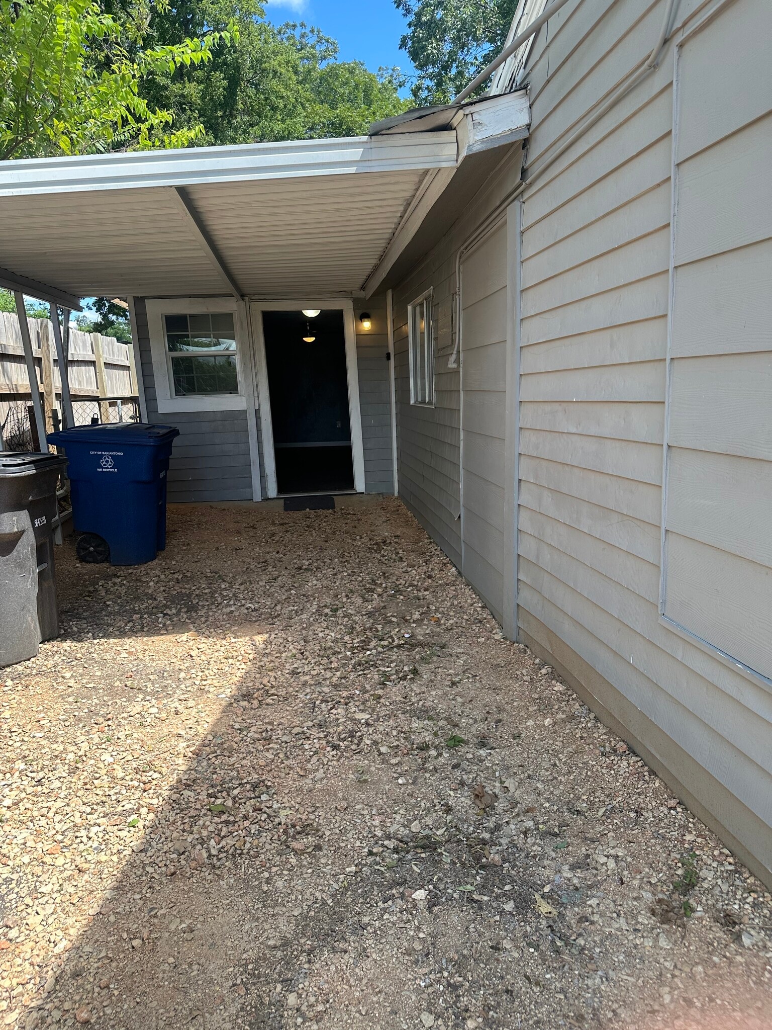 Building Photo - 311 Glamis Ave