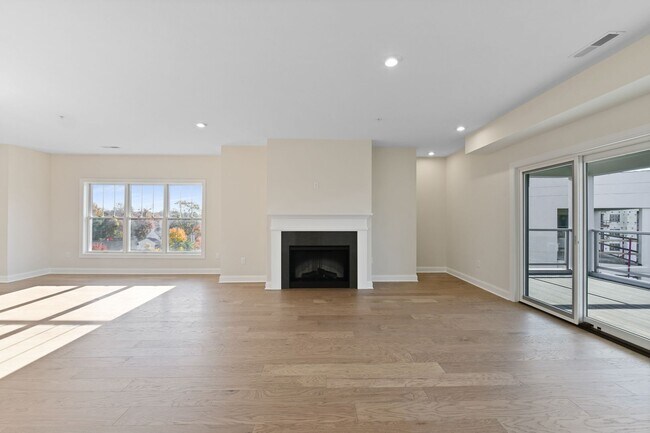 Building Photo - 5233 Highpointe Lakes Dr