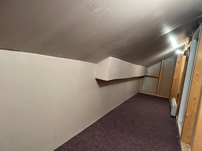 Building Photo - 114 Walnut St