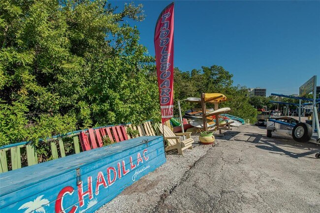 Building Photo - 2900 Cove Cay Dr