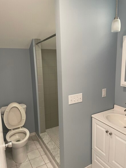 Bathroom - 8 Coleman Rd