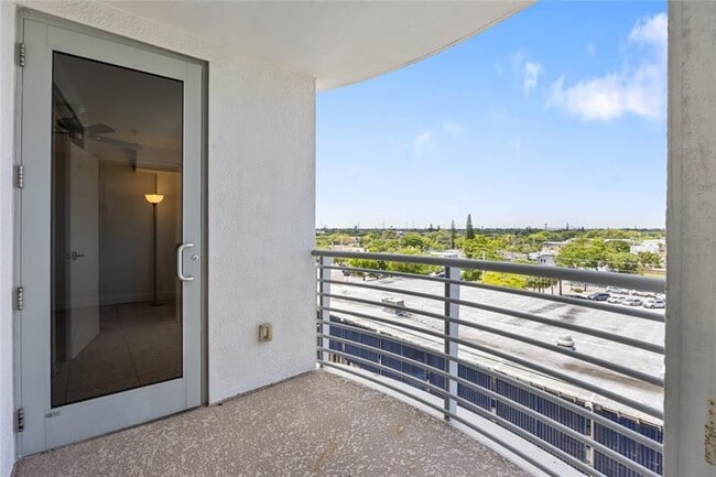Building Photo - 1830 Radius Dr