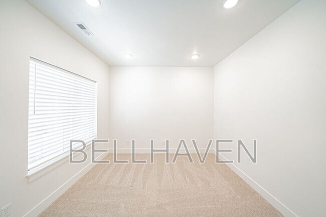 Building Photo - 667 S 2275 W