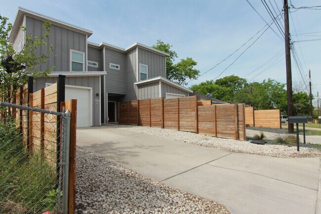 Building Photo - 7302 Bennett Ave