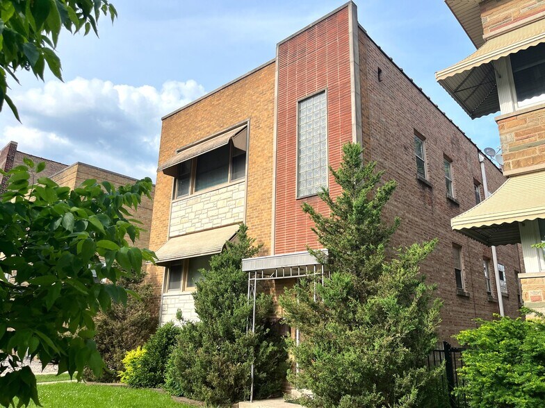 Building Photo - 1915 Oak Park Ave