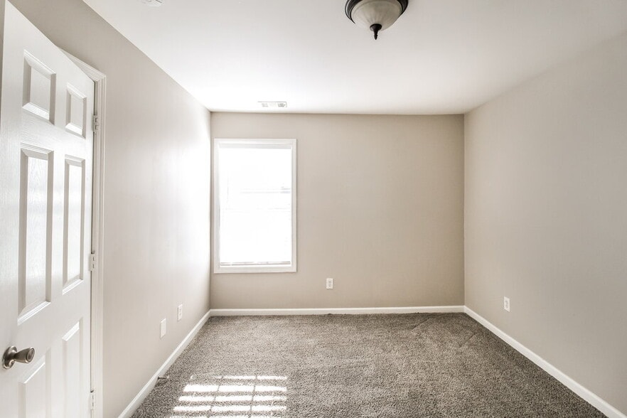 Building Photo - 2680 Freemont St